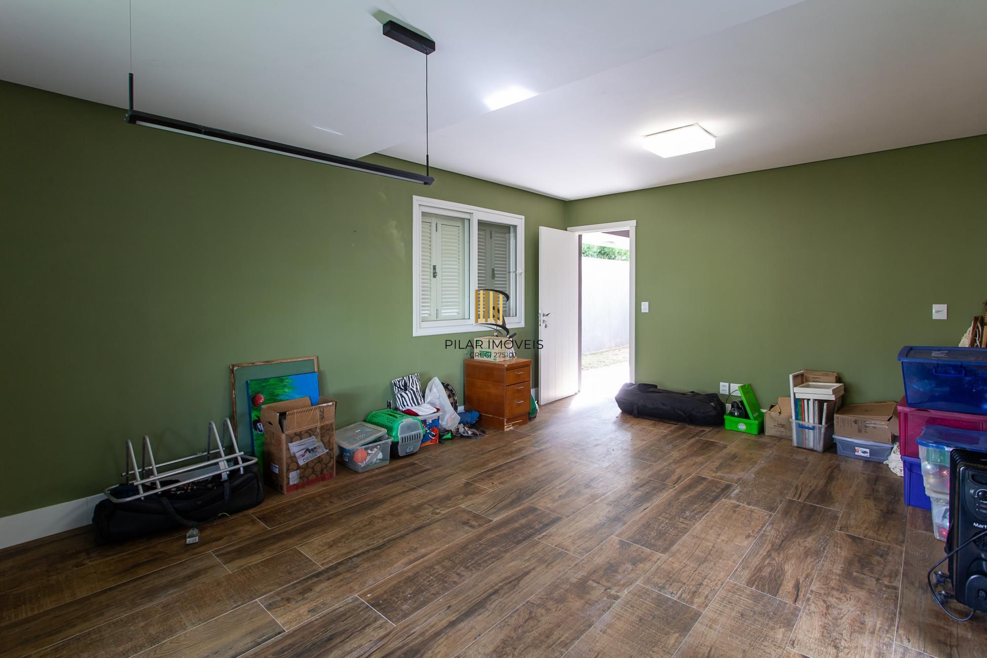 Casa de Condomínio 4 dormitórios no bairro Terraville