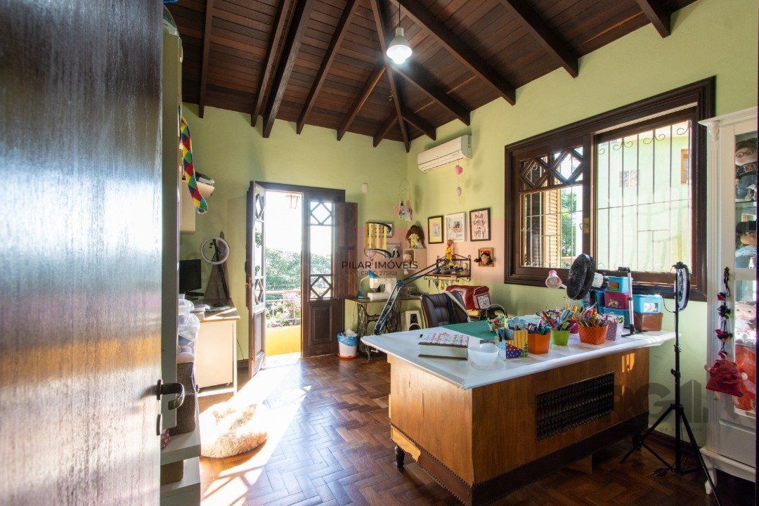 Casa para Venda - 323.49m², 4 dormitórios, sendo 1 suites, 5 vagas - Ipanema