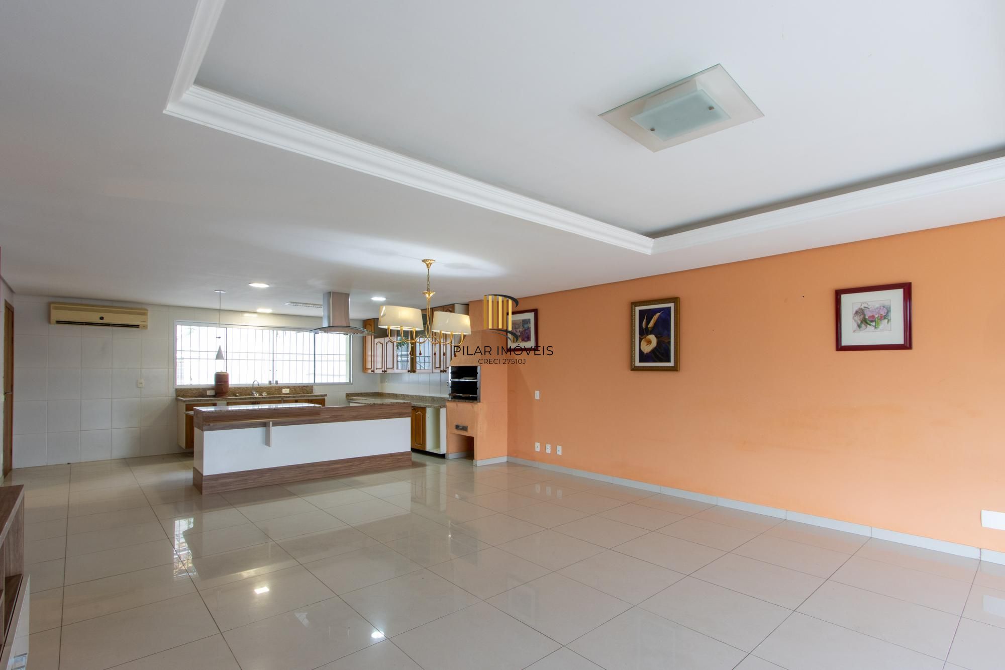 Casa para Venda - 470m², 3 dormitórios, sendo 1 suites, 6 vagas - Nonoai