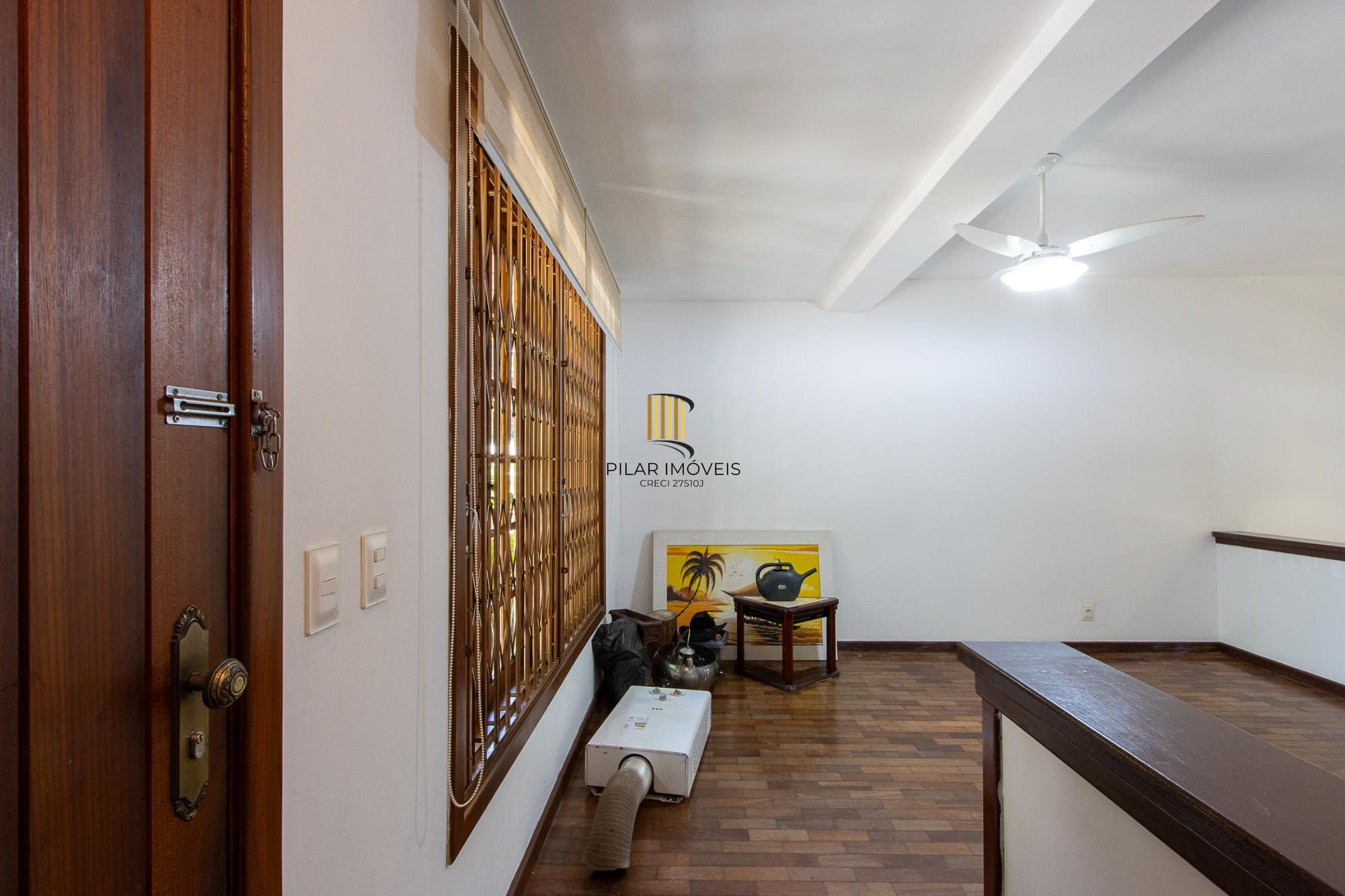 Casa em condomínio, 2 dormitórios, 1 vaga escriturada - Bairro Cavalhada