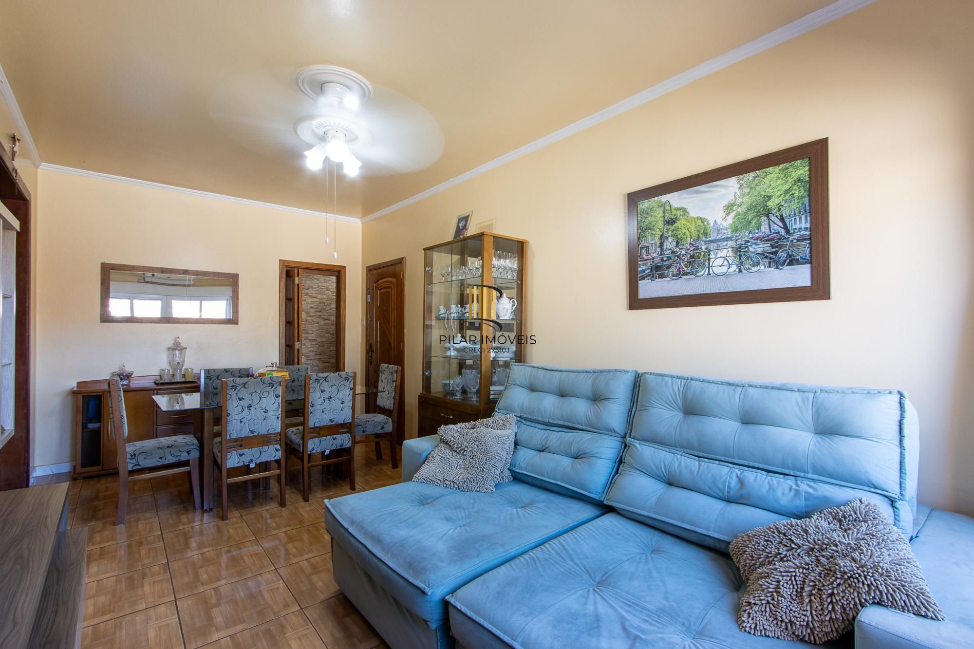 Apartamento de 2 dormitórios no bairro Medianeira.