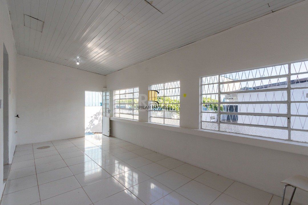 Casa para Venda - 180.2m², 3 dormitórios, 3 vagas - Medianeira