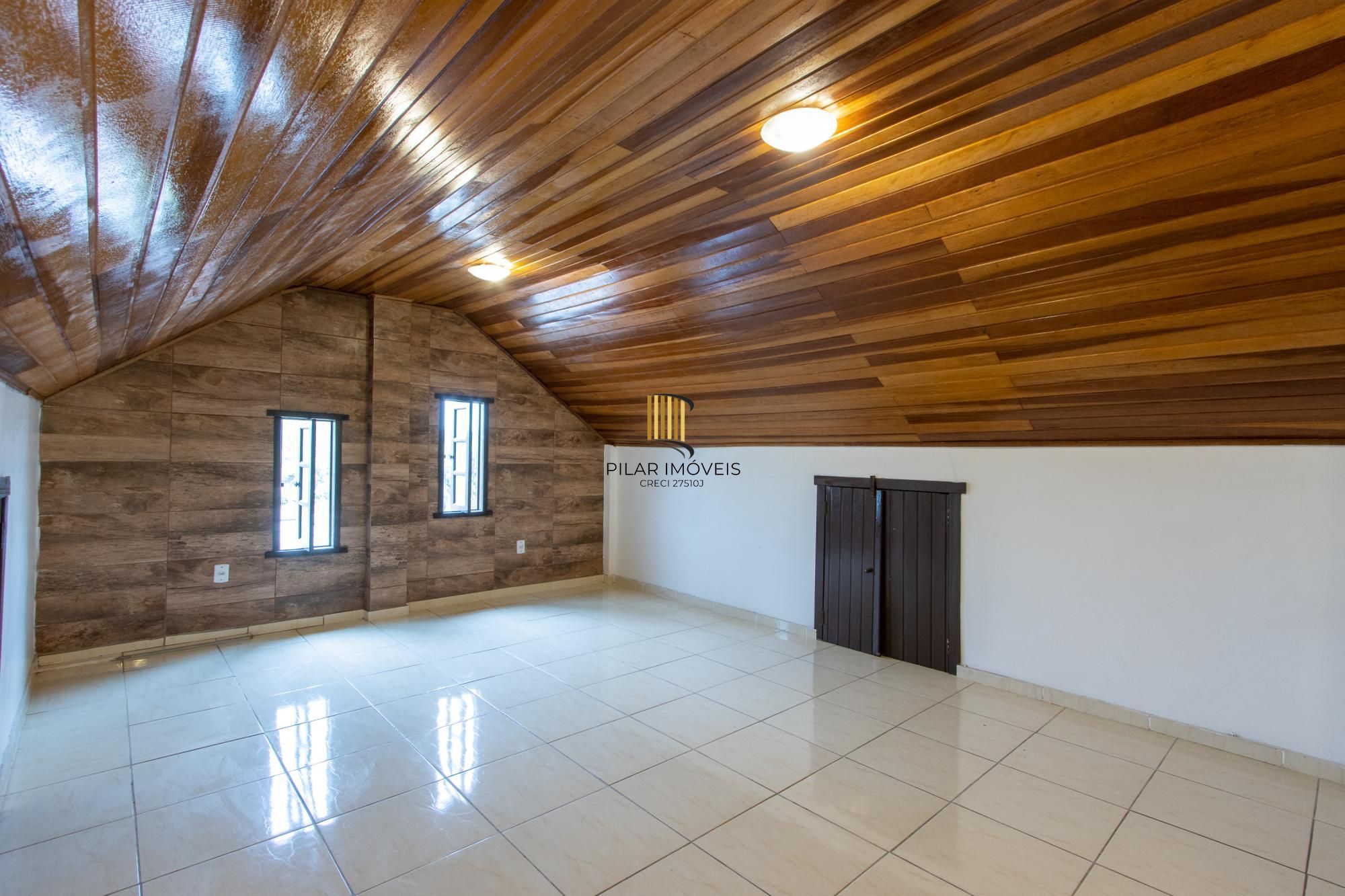 Casa 6 dormitórios no bairro Santa Tereza