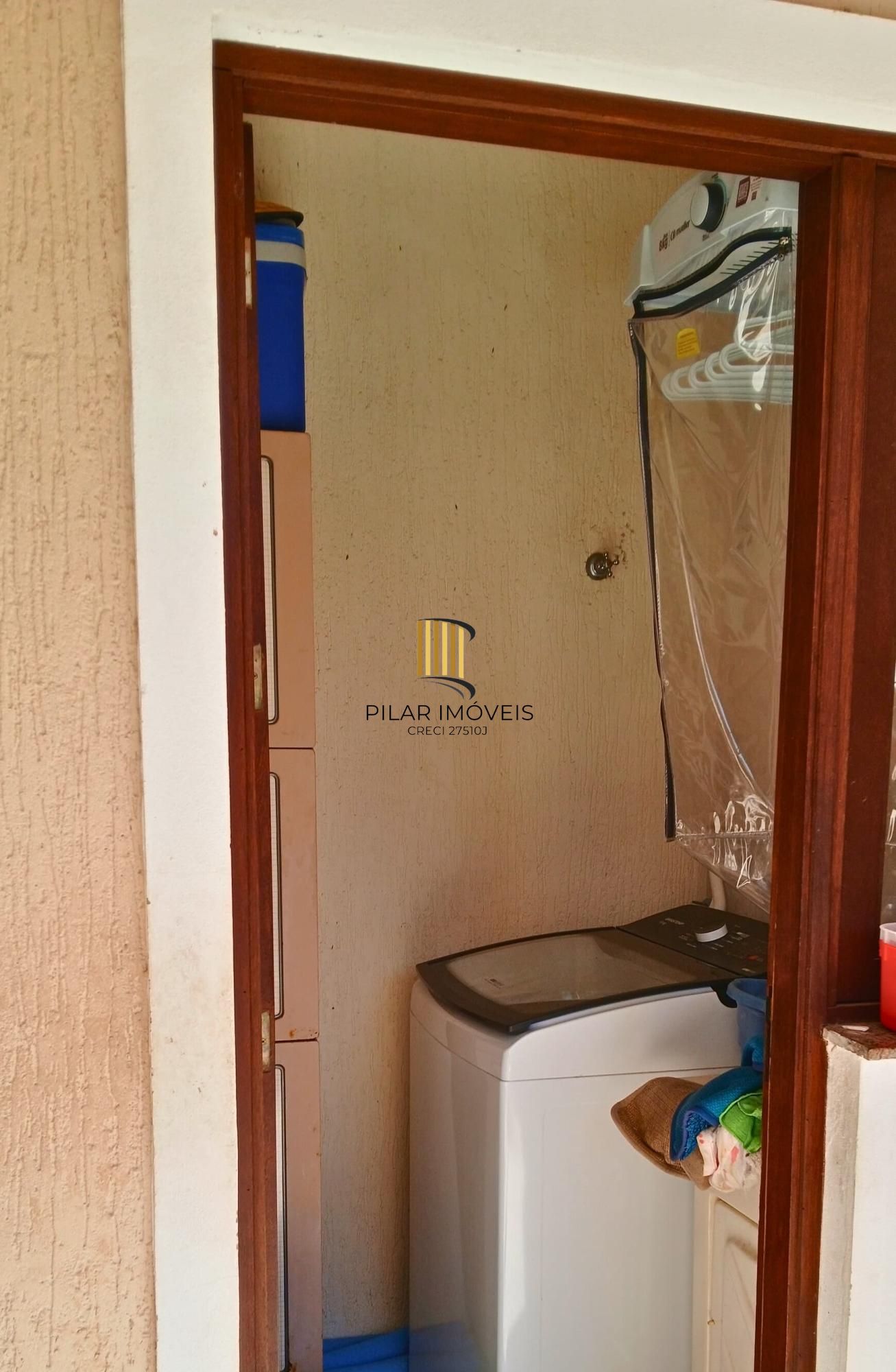 Casa aconchegante com 3 dormitórios, piscina e lareira