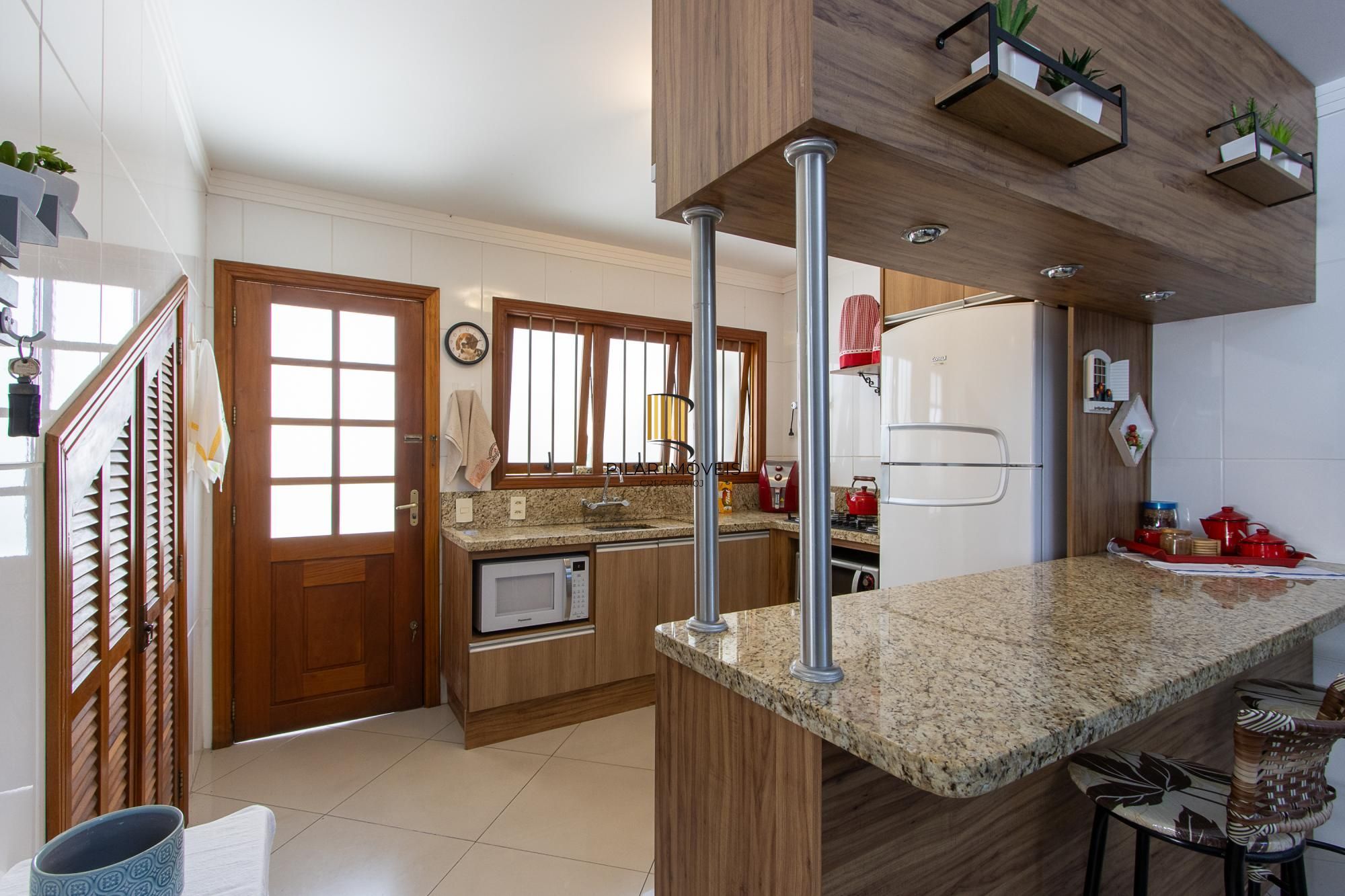 Casa Condominio  - 197m² de aréa nprivativa, 03 dormitórios 01 suites, 02 vagas - Tristeza