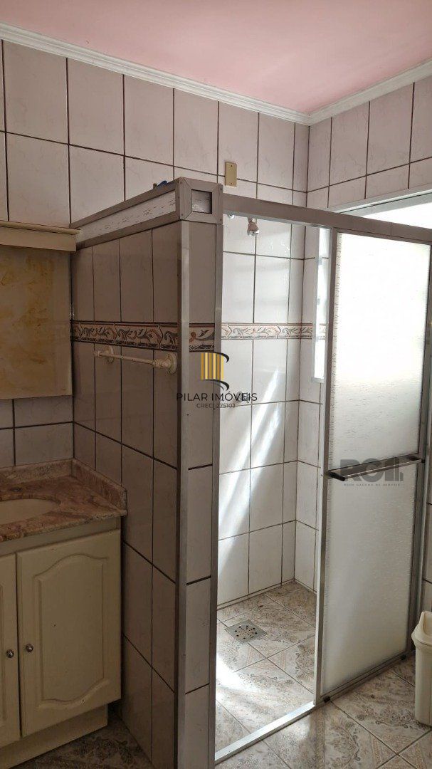 Casa 2 dormitórios no bairro Guarujá