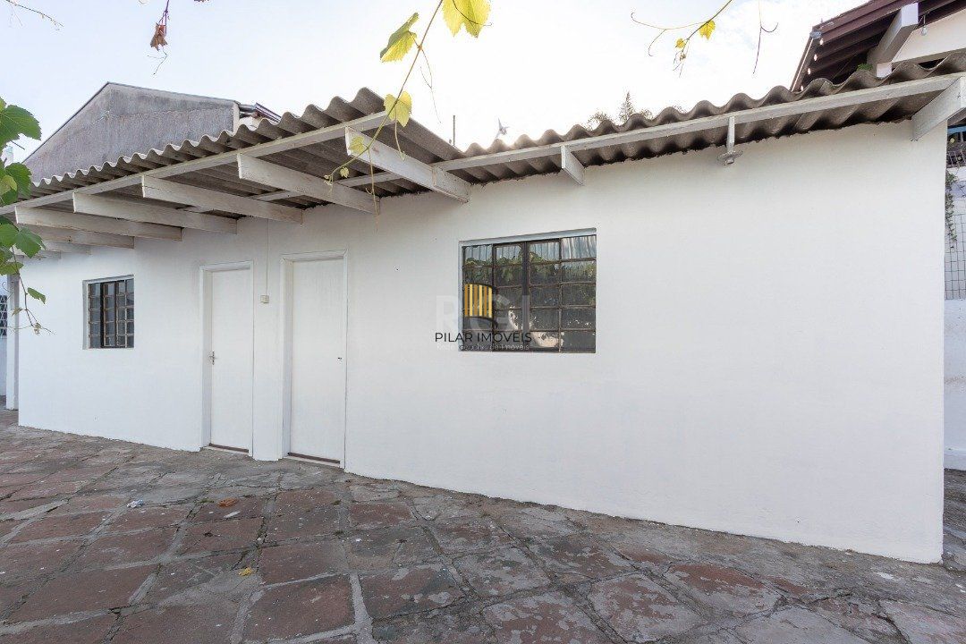 Casa para Venda - 180.2m², 3 dormitórios, 3 vagas - Medianeira