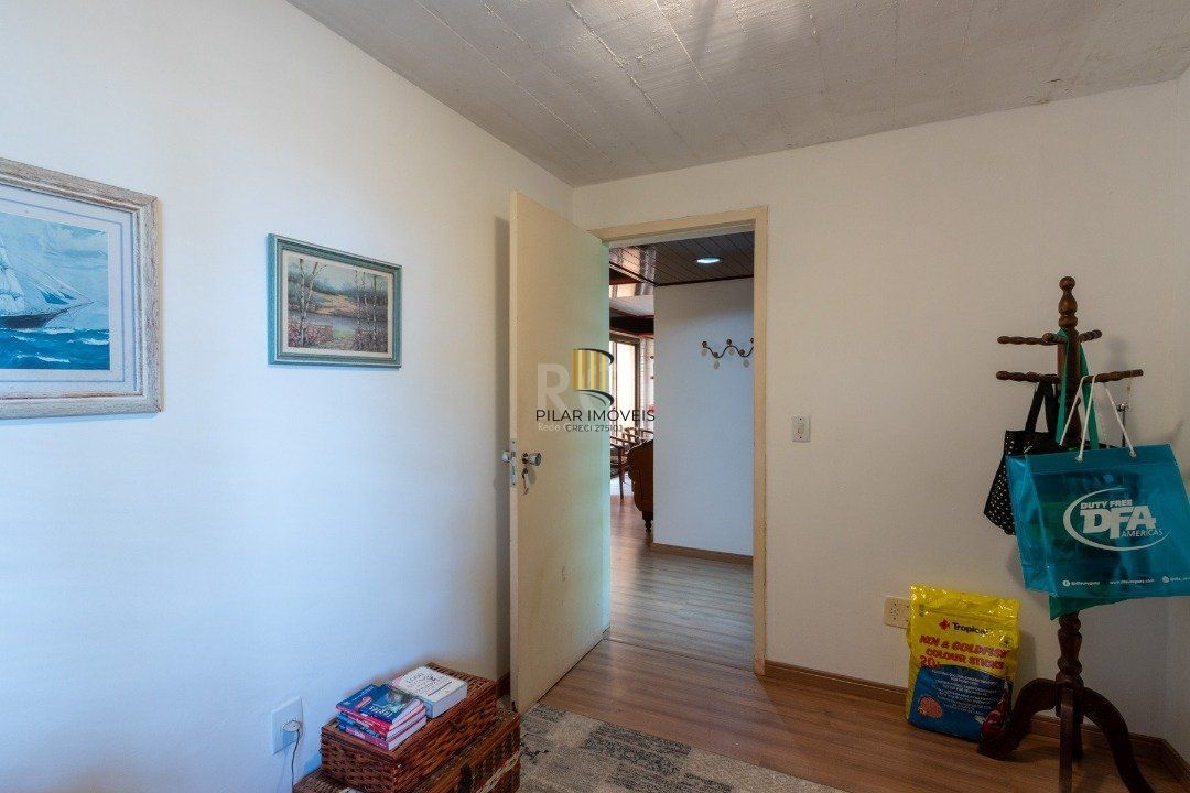 Casa para Venda - 435m², 4 dormitórios, sendo 4 suites, 4 vagas - Cristal