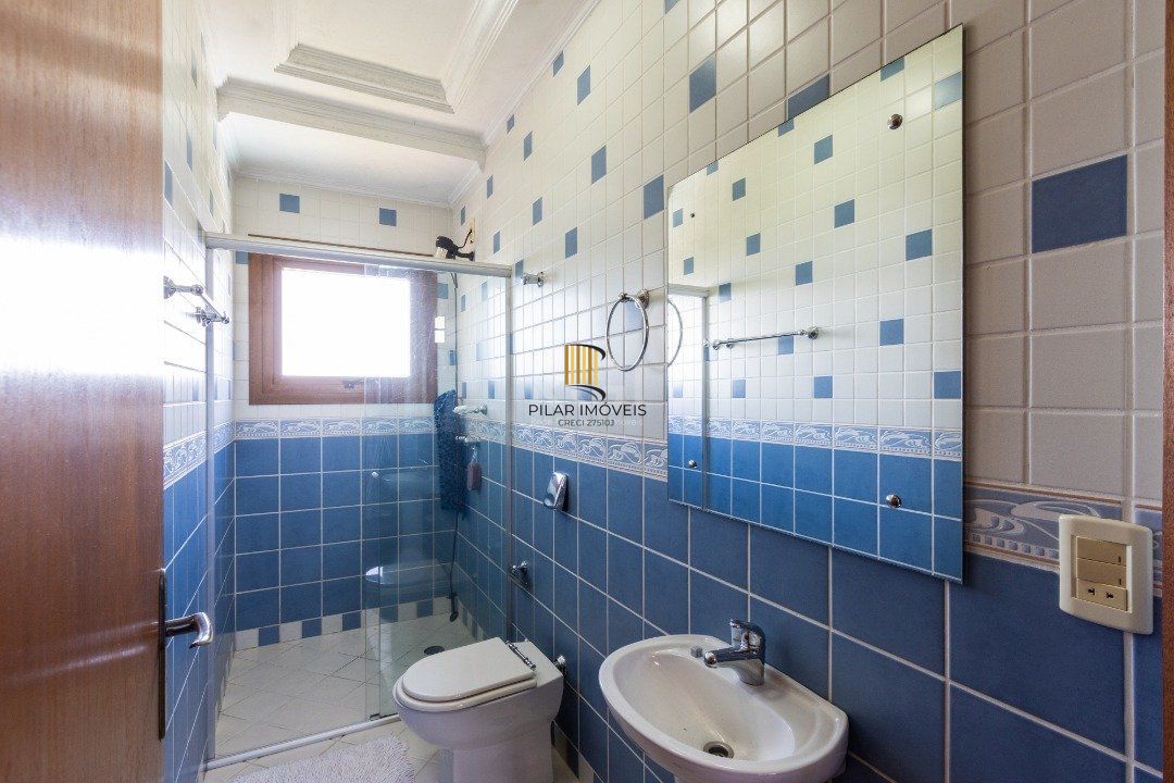 Casa de Condomínio 4 dormitórios no bairro Nonoai