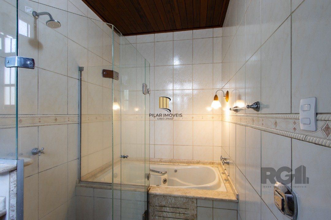 Casa 4 dormitórios no bairro Espírito Santo