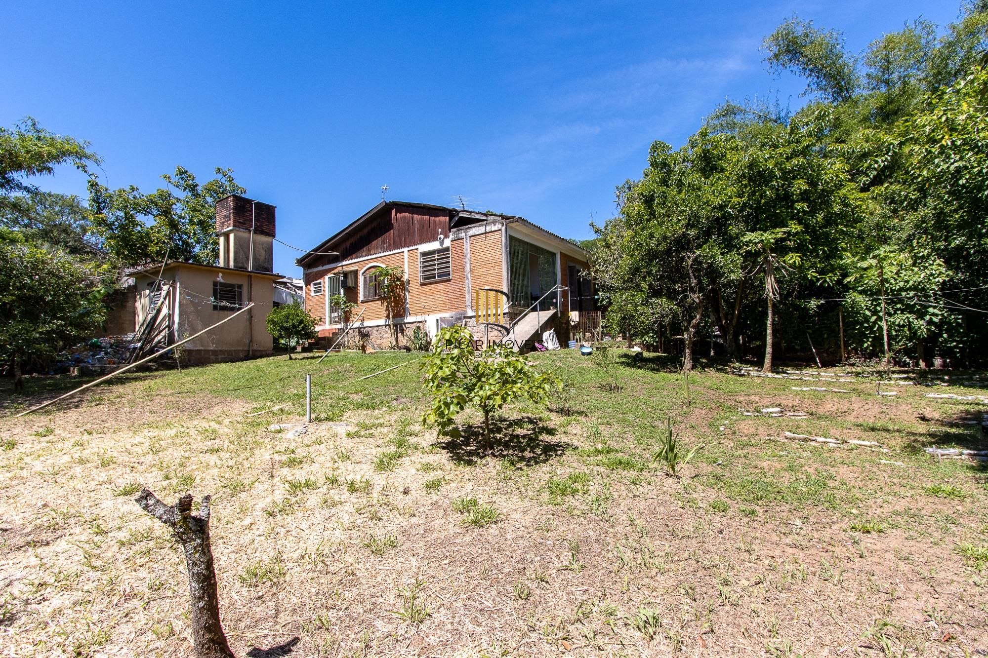 Casa 3 dormitórios no bairro Pitinga