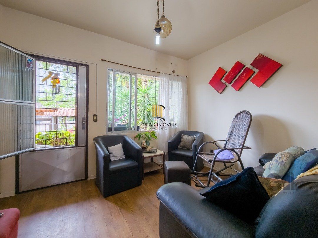Casa para Venda - 210m², 3 dormitórios, sendo 1 suites, 2 vagas - Tristeza
