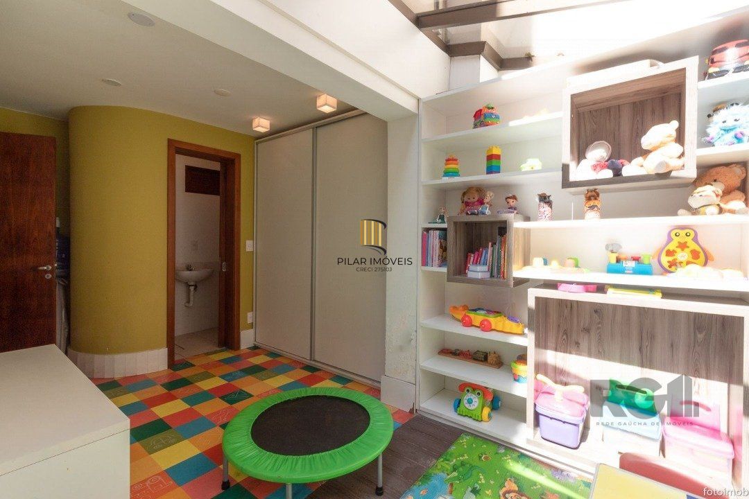 Casa Condominio para Venda - 307m², 5 dormitórios, sendo 1 suites, 4 vagas - Cristal