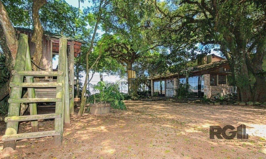 Casa de Condomínio 3 dormitórios no bairro Pedra Redonda