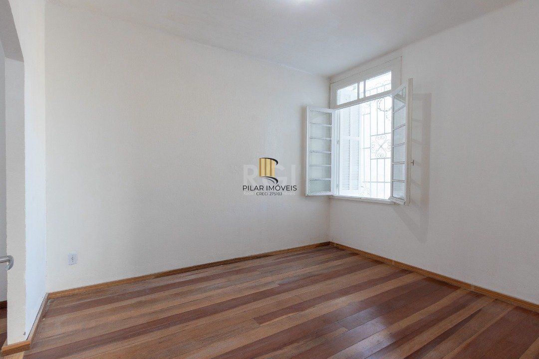 Casa para Venda - 180.2m², 3 dormitórios, 3 vagas - Medianeira