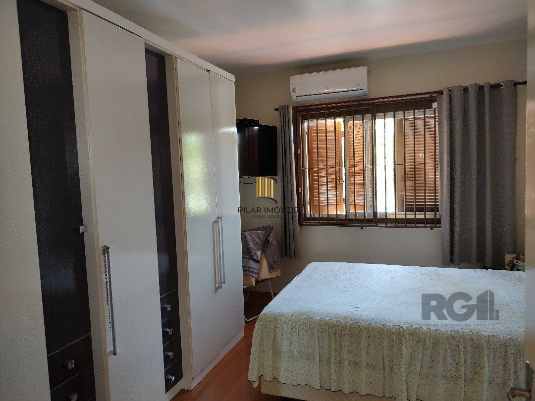 Casa 4 dormitórios Bairro Fião.