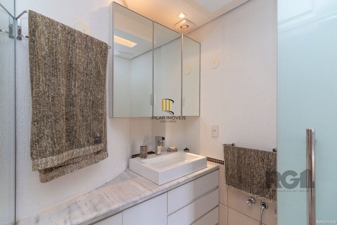 Casa Condominio para Venda - 307m², 5 dormitórios, sendo 1 suites, 4 vagas - Cristal
