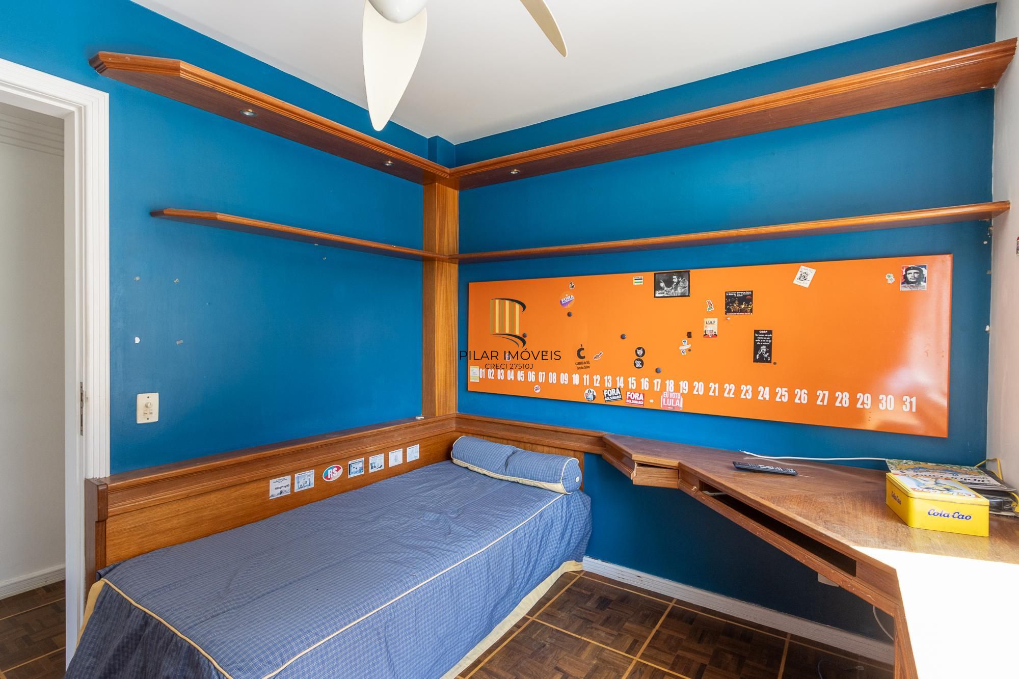 Apartamento amplo e bem localizado no Menino Deus!!