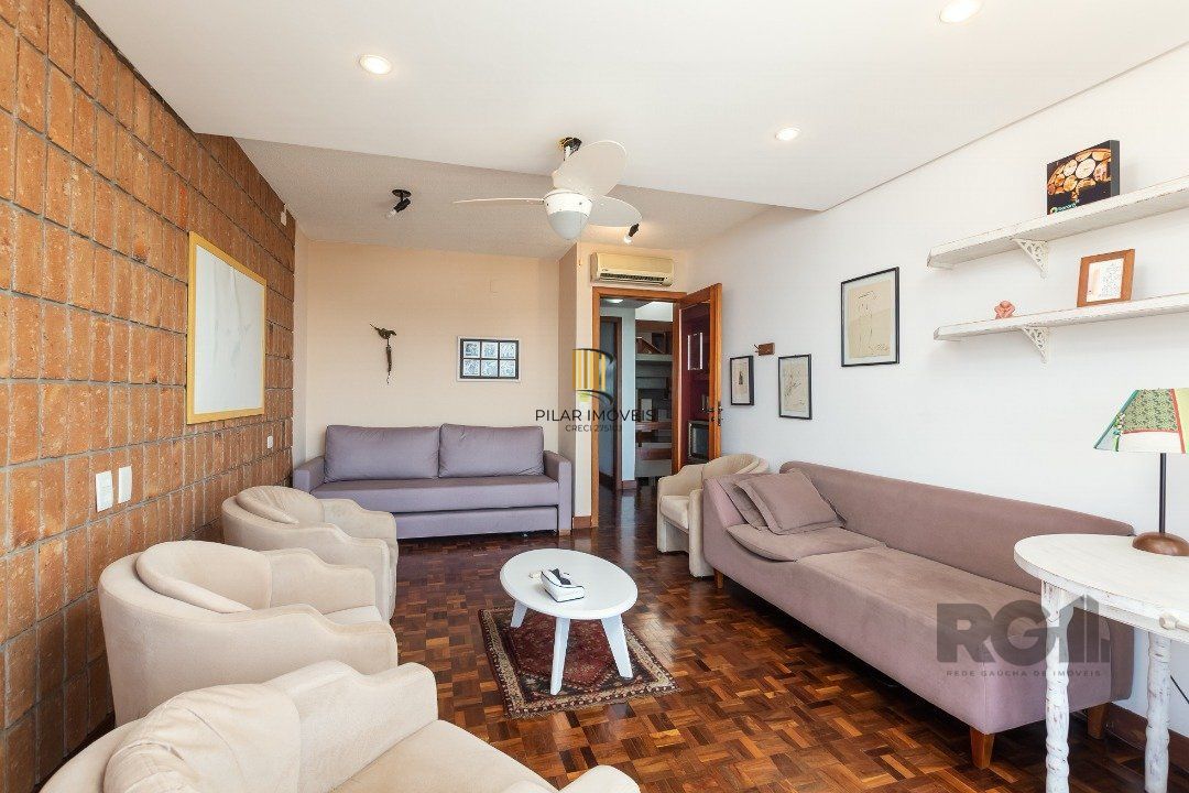 Casa 4 dormitórios no bairro Vila Assunção