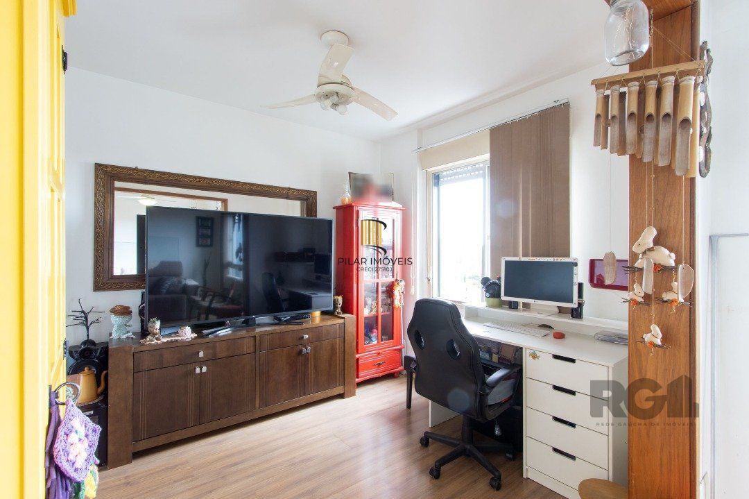 Apartamento 3 quartos, 2 banheiros, 1 vaga, condomínio com infra - Bairro Cristal