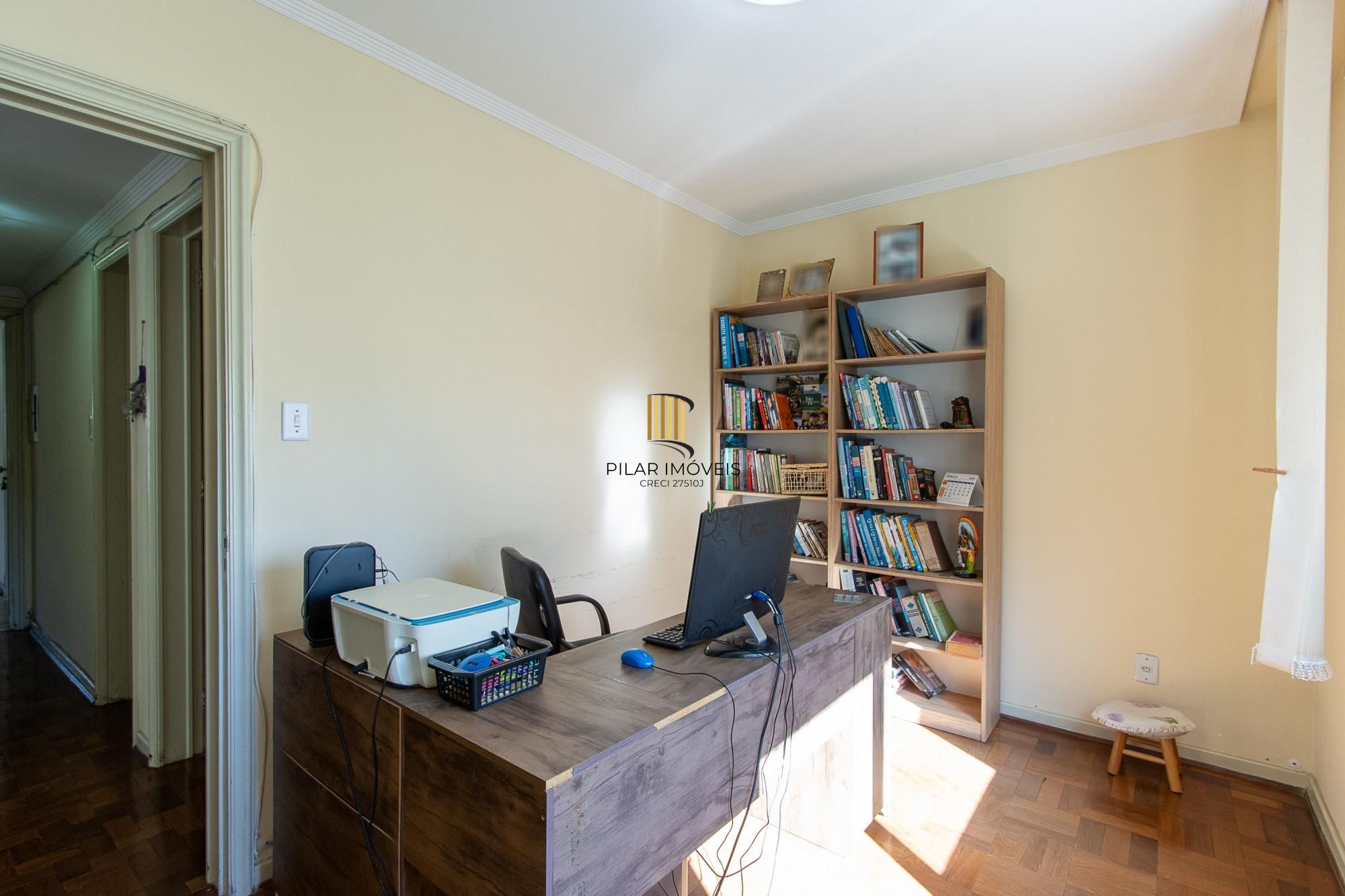 Apartamento 4 dormitórios no bairro Menino Deus