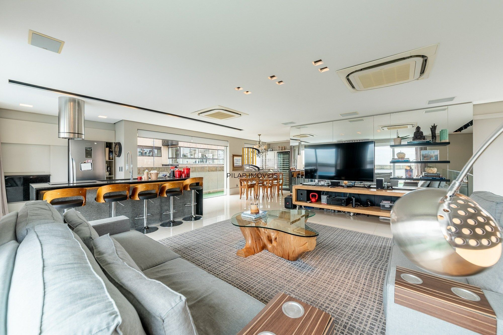 Cobertura de 4 dormitórios com vista 360º  no bairro Moinhos de Vento - Pilar Imóveis