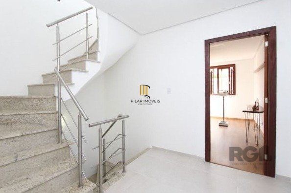 Casa para Venda - 180m², 3 dormitórios, sendo 3 suites, 3 vagas - Hípica