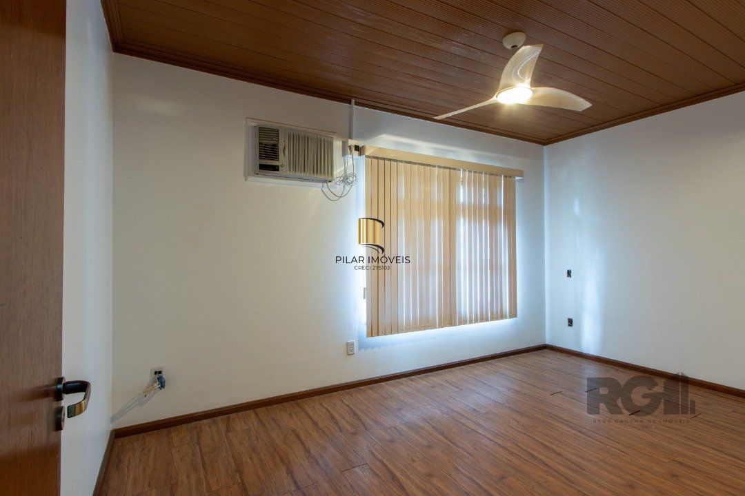 Casa 4 dormitórios no bairro Espírito Santo