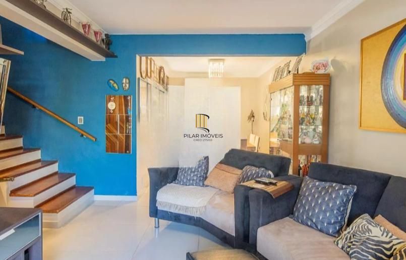 Linda casa com 3 dormitórios, sendo 1 Suíte, Sala Ampla no Condomínio de Ótima Localização