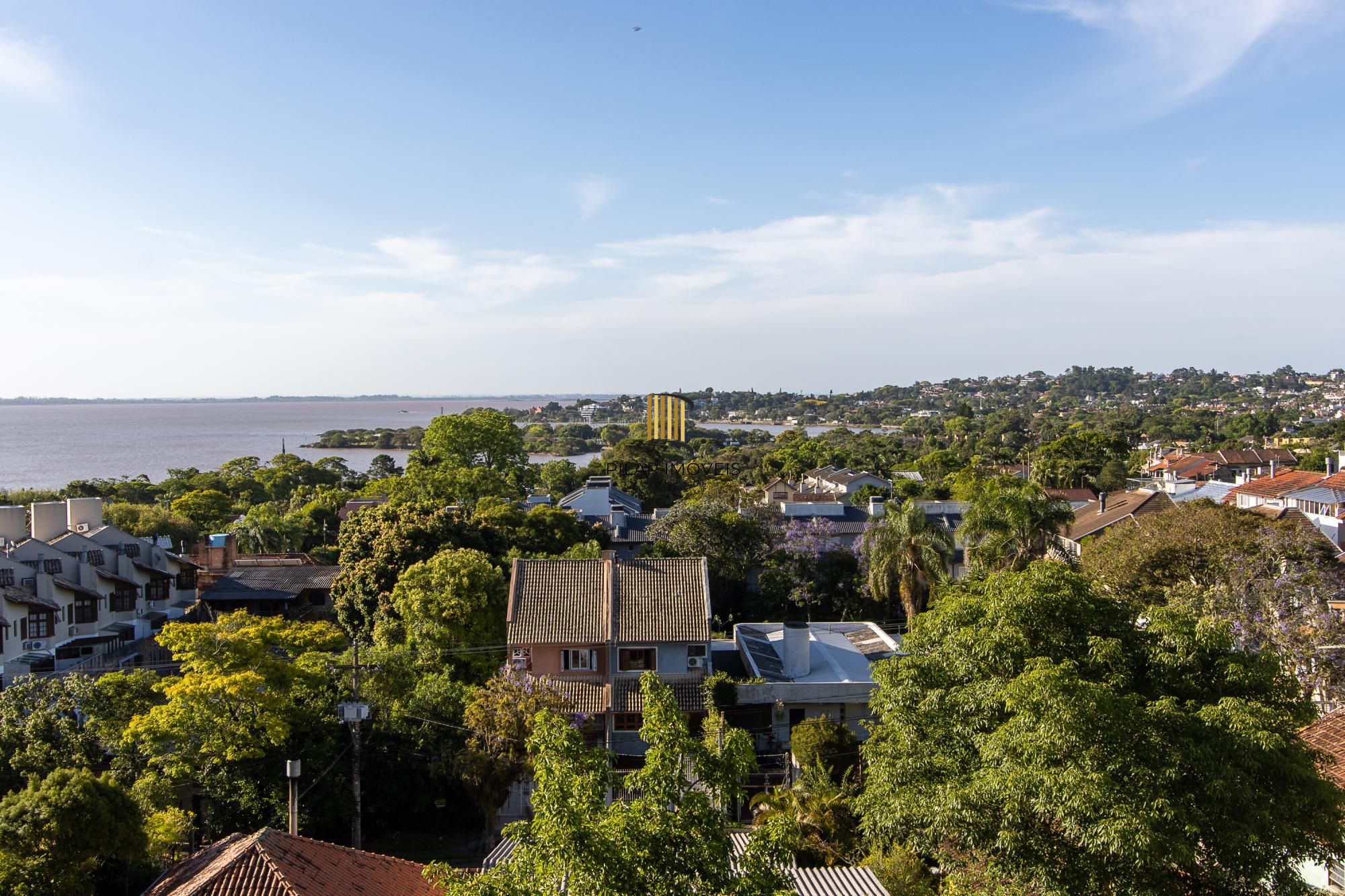 **Casa de 05 dormitórios, 03 suítes, 06 Banheiros, com 315,10m² privativos na Vila Conceição, Porto Alegre, RS** - Pilar Imóveis