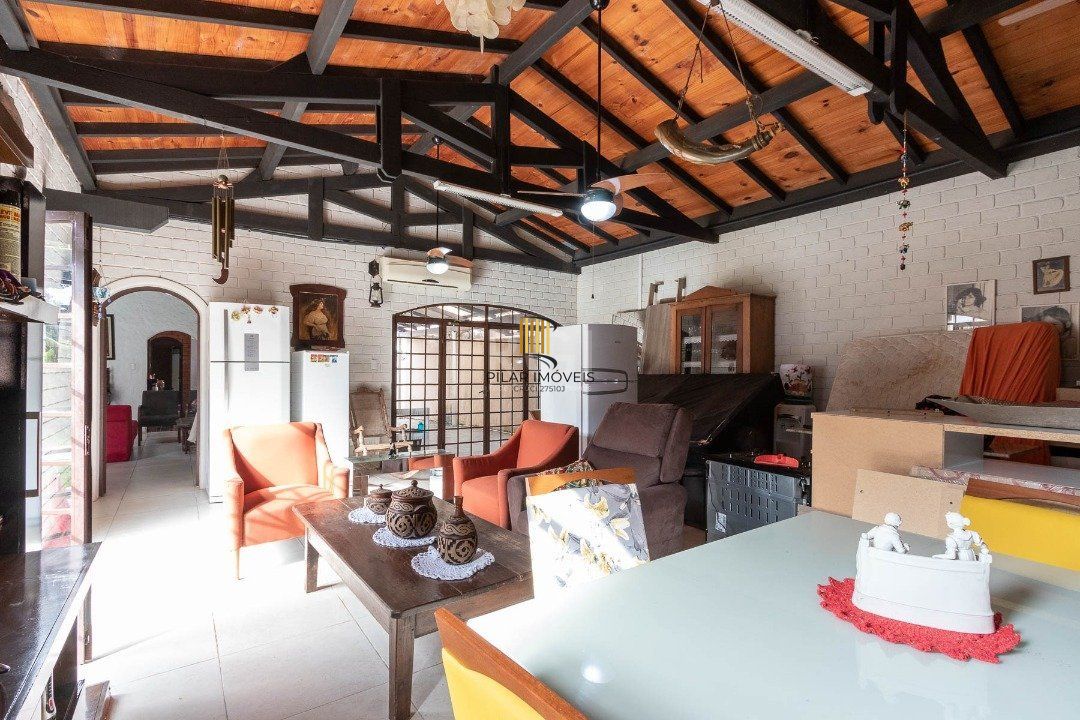 Casa para Venda - 380m², 3 dormitórios, sendo 1 suites, 3 vagas - Tristeza