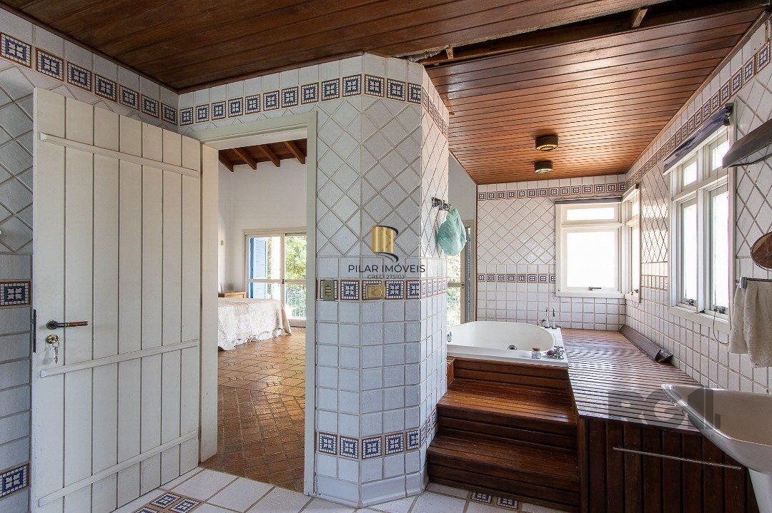 Casa 4 dormitórios no bairro Jardim Isabel