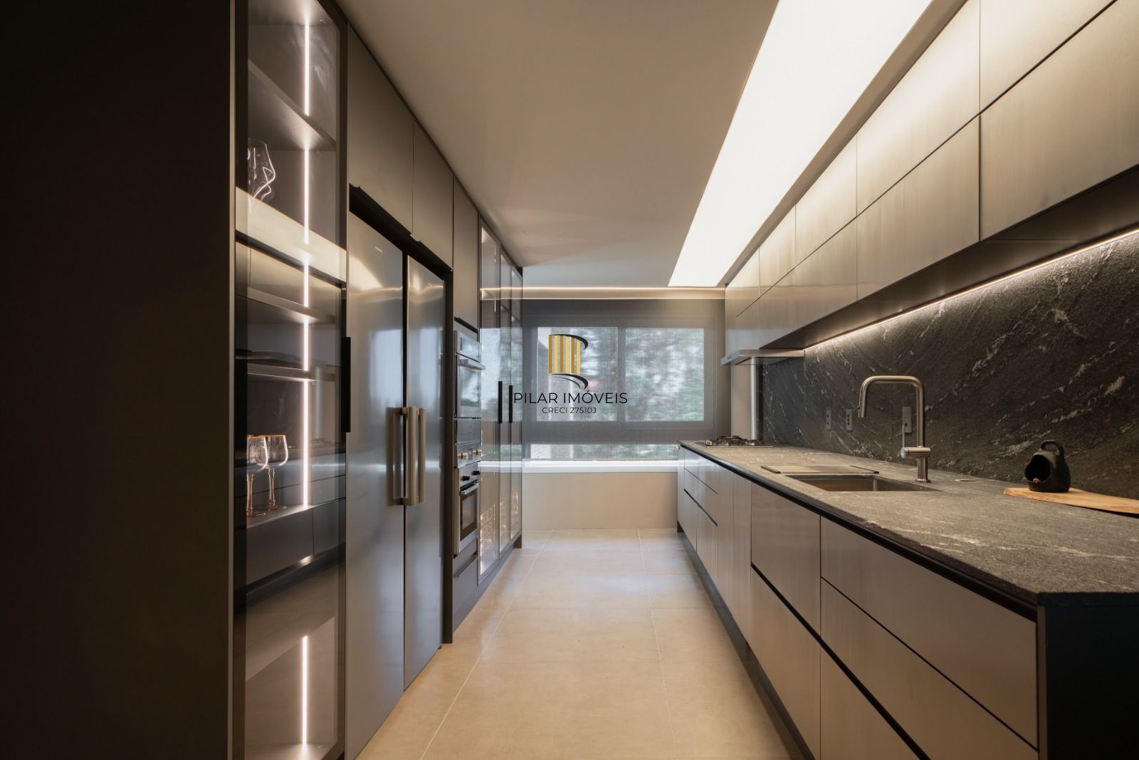 Cobertura para Venda - 483.85m², 3 dormitórios, sendo 3 suites, 4 vagas - Vila Assunção