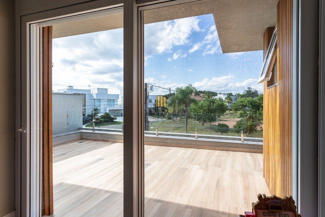 Casa Condominio para Venda - 380m², 3 dormitórios, sendo 3 suites, 6 vagas - Terra Ville