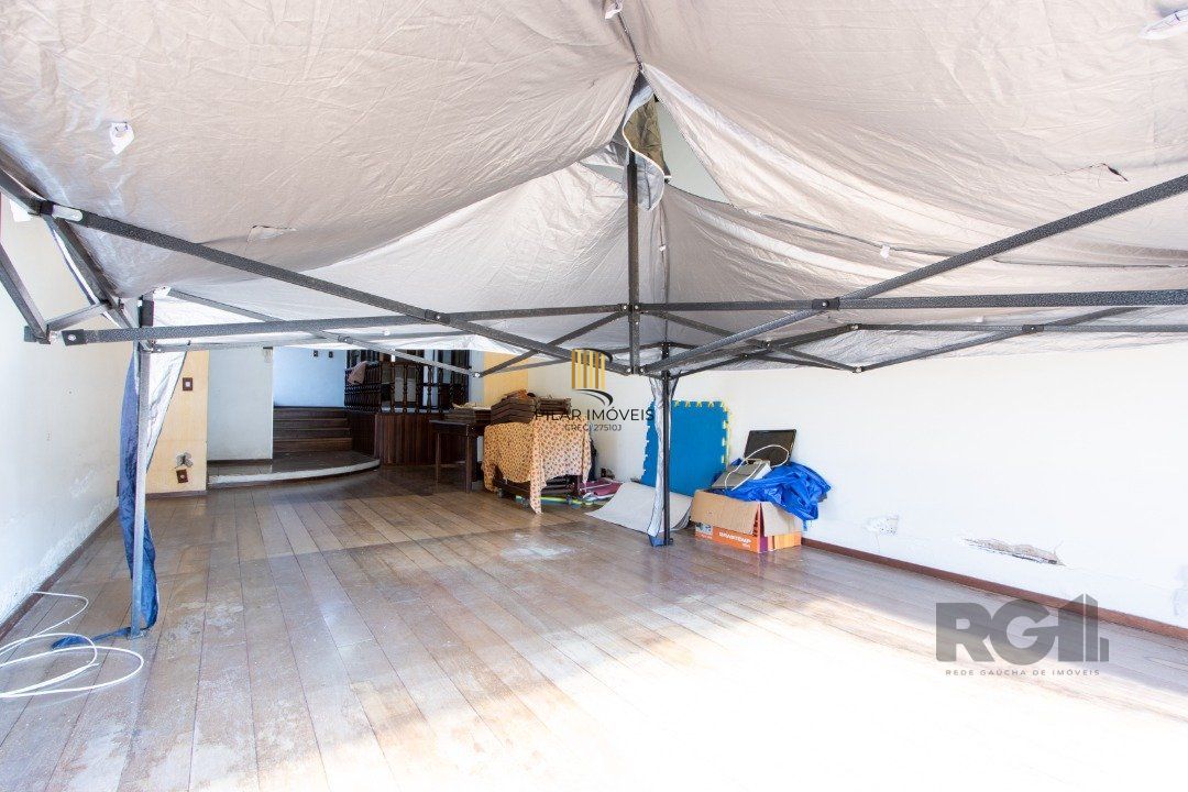 Casa para Venda - 72.6m², 4 dormitórios, sendo 1 suites, 6 vagas - Camaquã