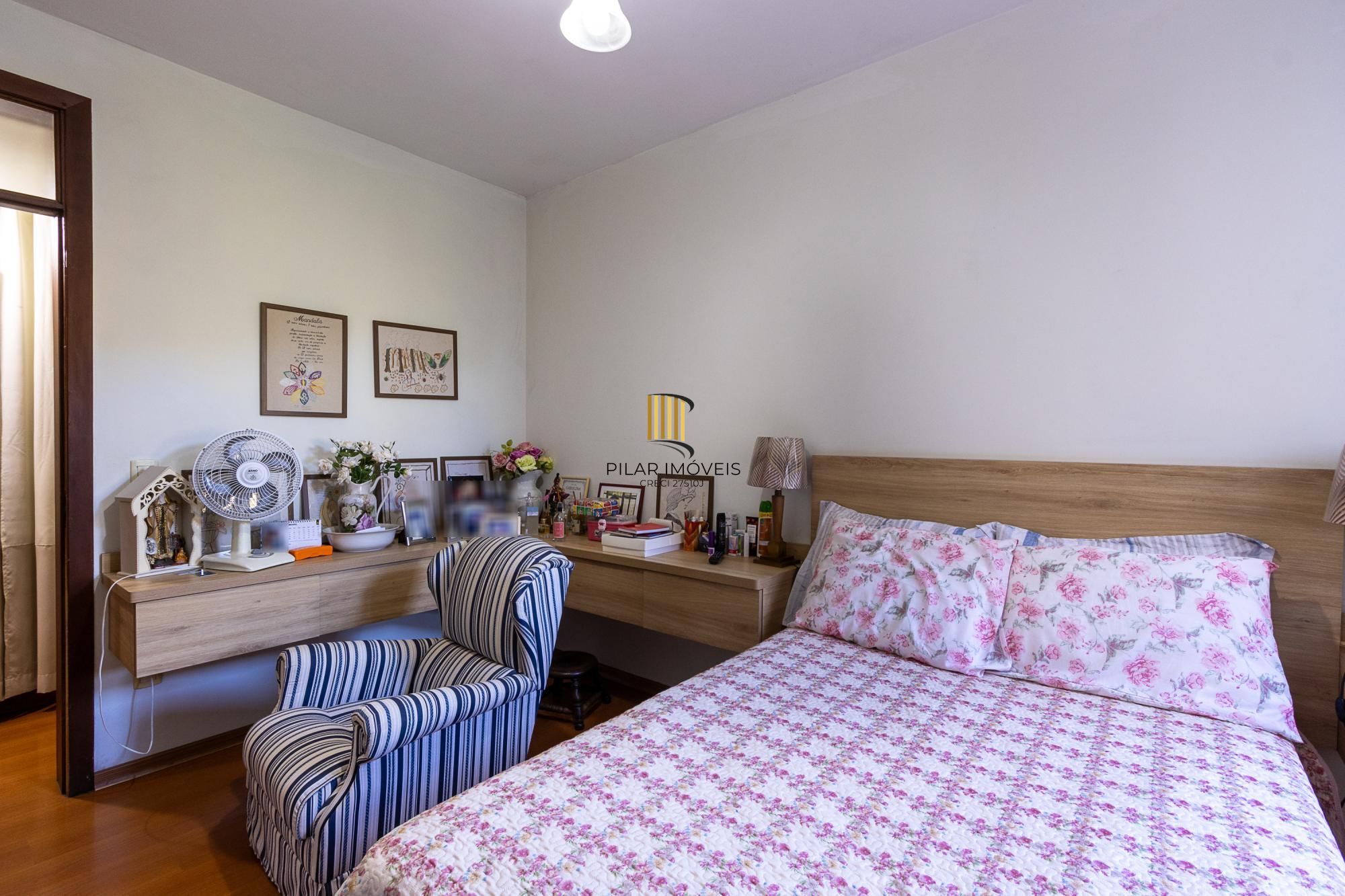 Casa em condomínio á venda com 6 dormitórios em Porto Alegre