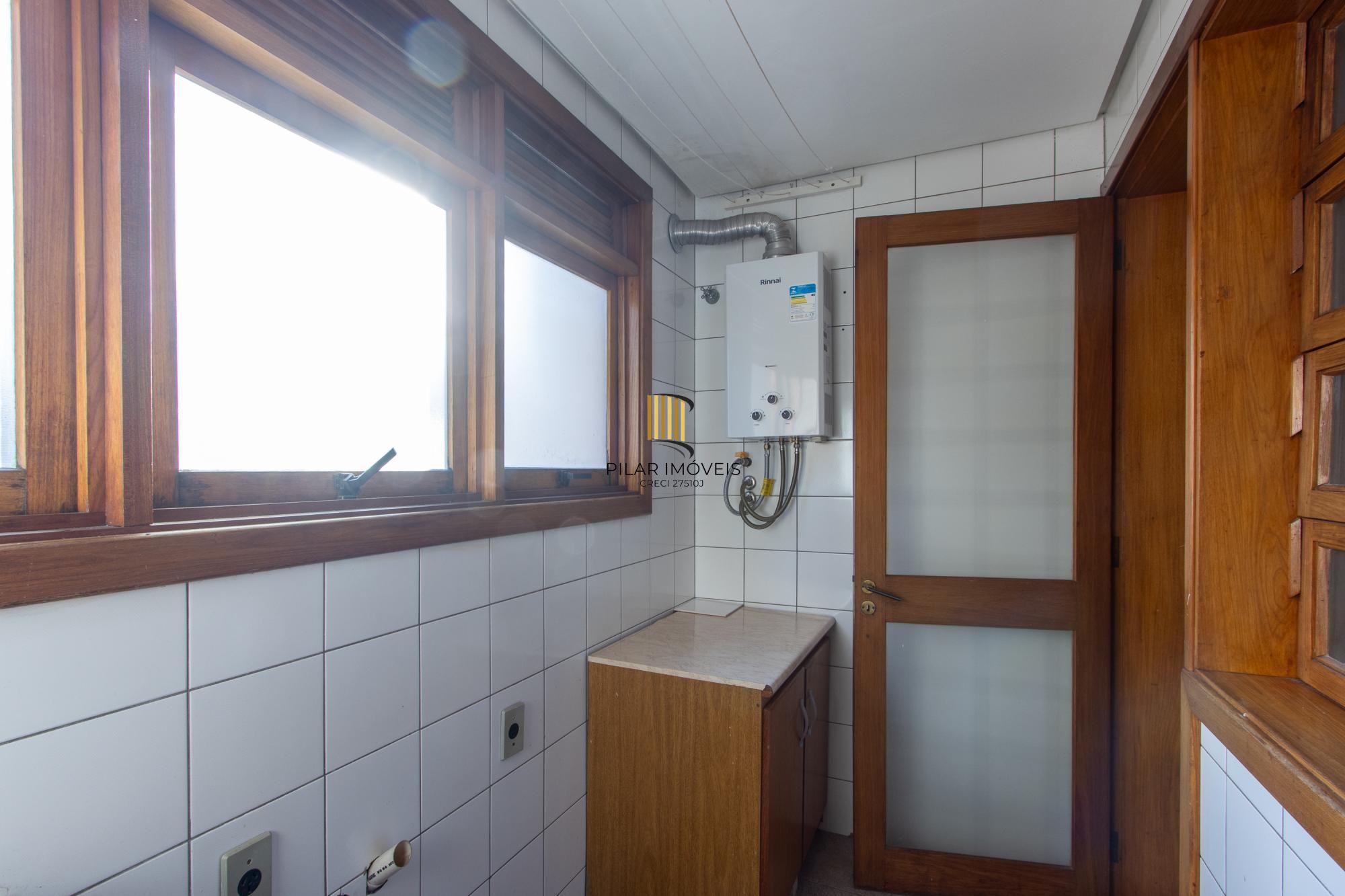Apartamento 3 dormitórios no bairro Menino Deus