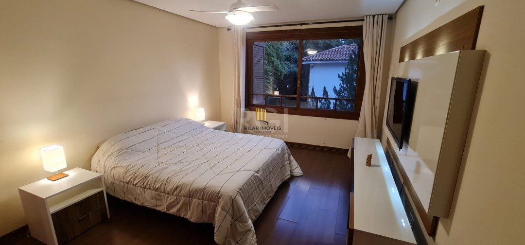 Casa de Condomínio 4 dormitórios no bairro Vila Conceição