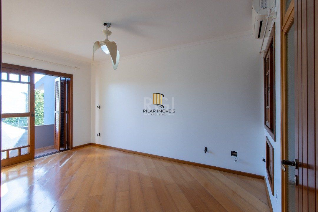 Casa 3 dormitórios no bairro Ipanema