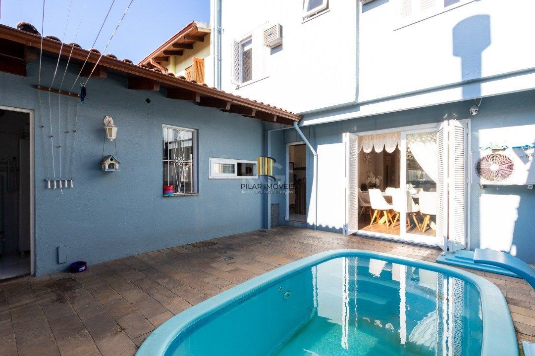Casa Condominio para Venda - 240m², 4 dormitórios, sendo 1 suites, 2 vagas - Ipanema