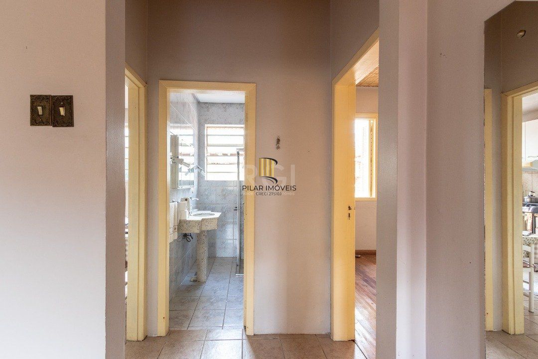 Casa para Venda - 118m², 2 dormitórios, 2 vagas - Medianeira