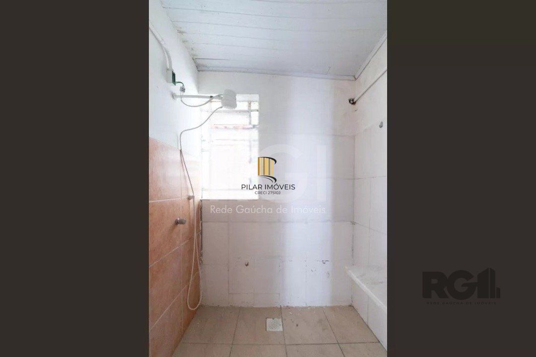Casa para Venda - 200m², 5 dormitórios, 2 vagas - Azenha