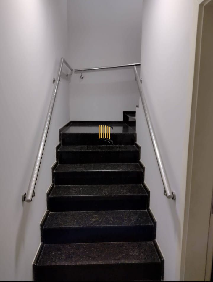 Casa em Condomínio com 4 quartos, 2 suítes, 3 banheiros , 4 vagas