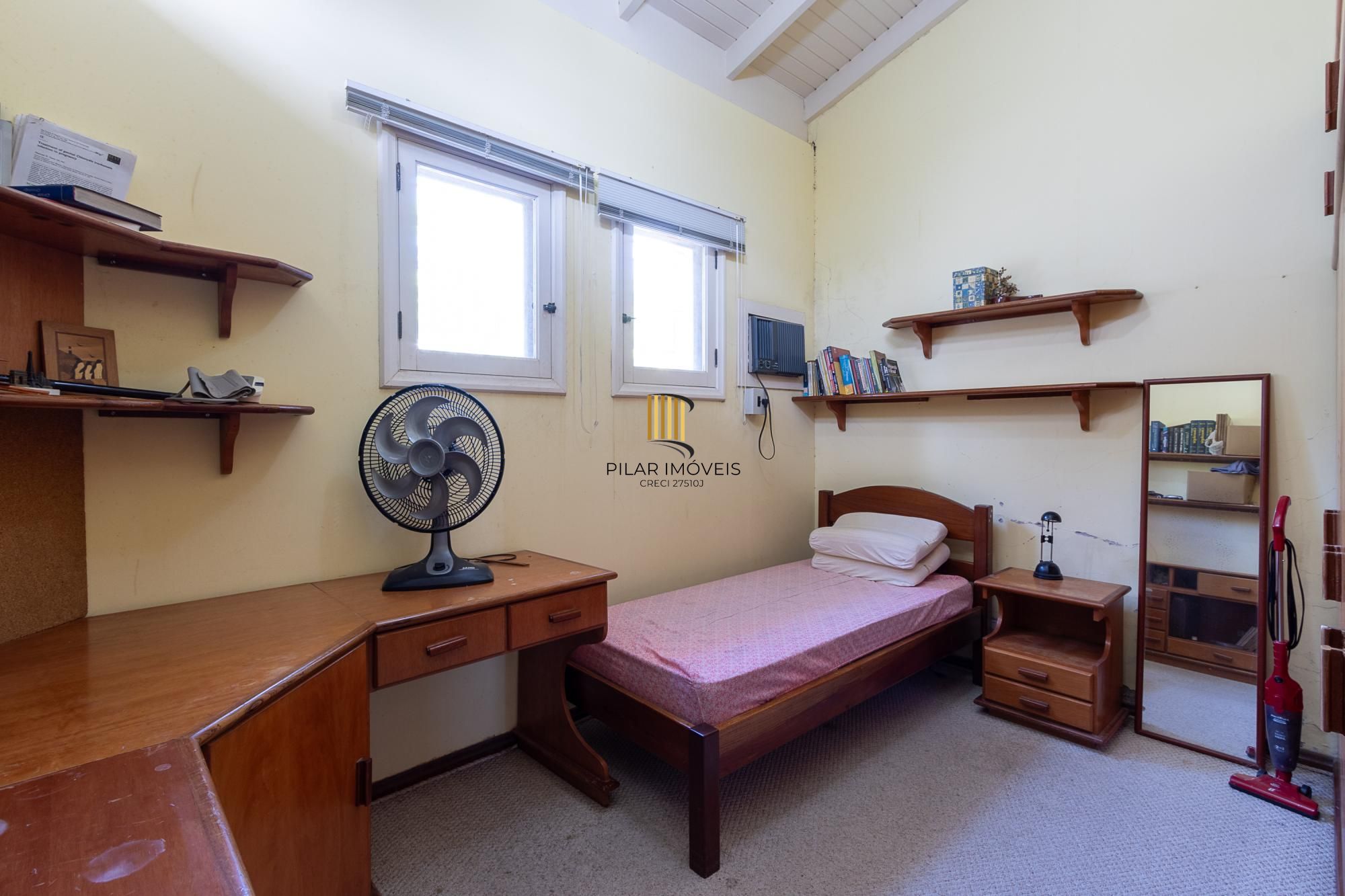 Residência em endereço nobre na Vila Assunção, com vista privilegiada para o Guaíba e clubes náuticos!