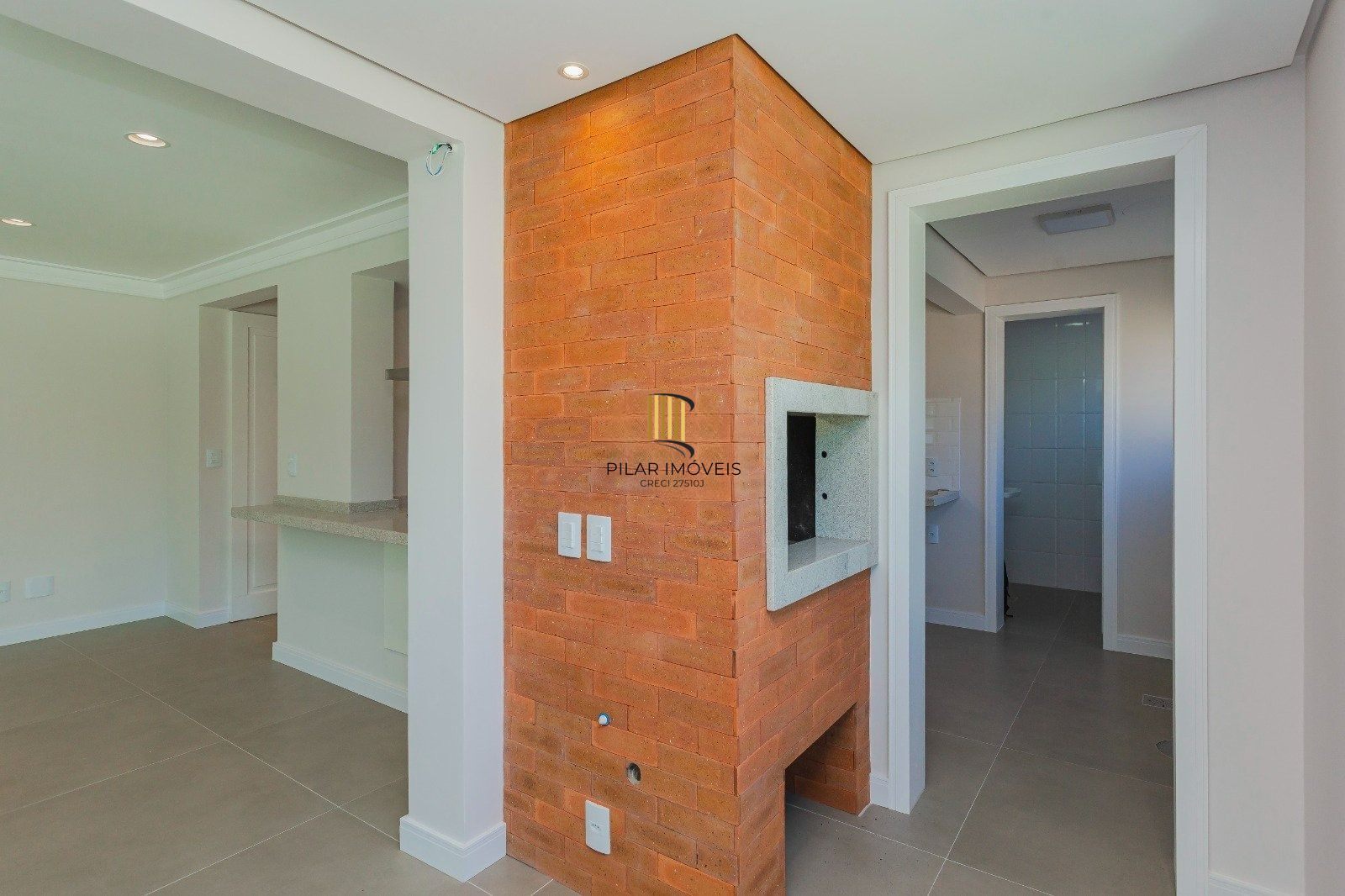 Apartamento 100% Reformado com 3 Dormitórios e Churrasqueira