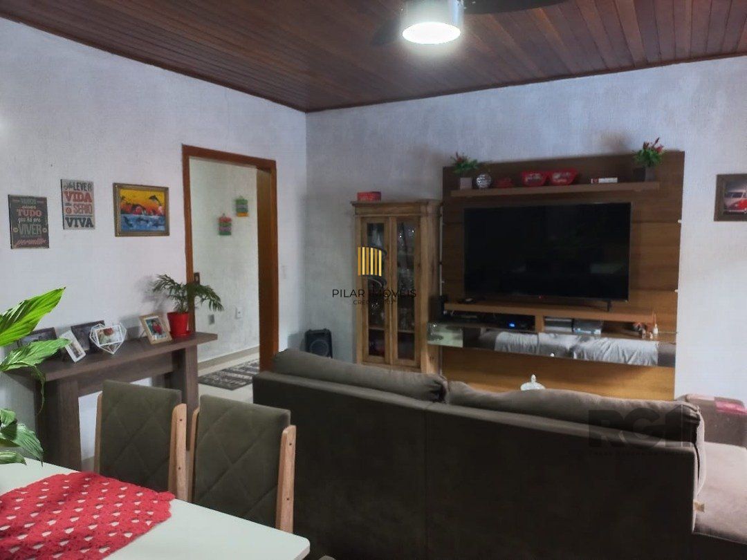 Casa 2 dormitórios com piscina na Vila Nova Porto Alegre