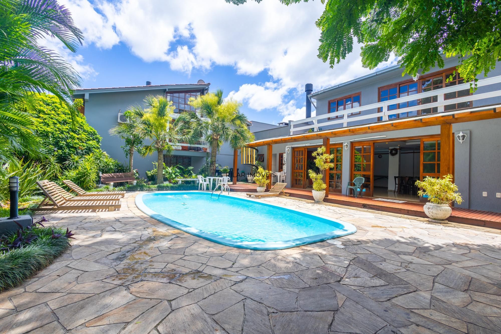 Casa em condomínio bairro Tristeza, com 185m² privativos.