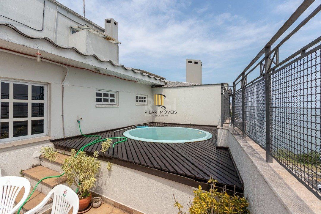 Cobertura para Venda - 255m², 3 dormitórios, sendo 1 suites, 2 vagas - Praia de Belas