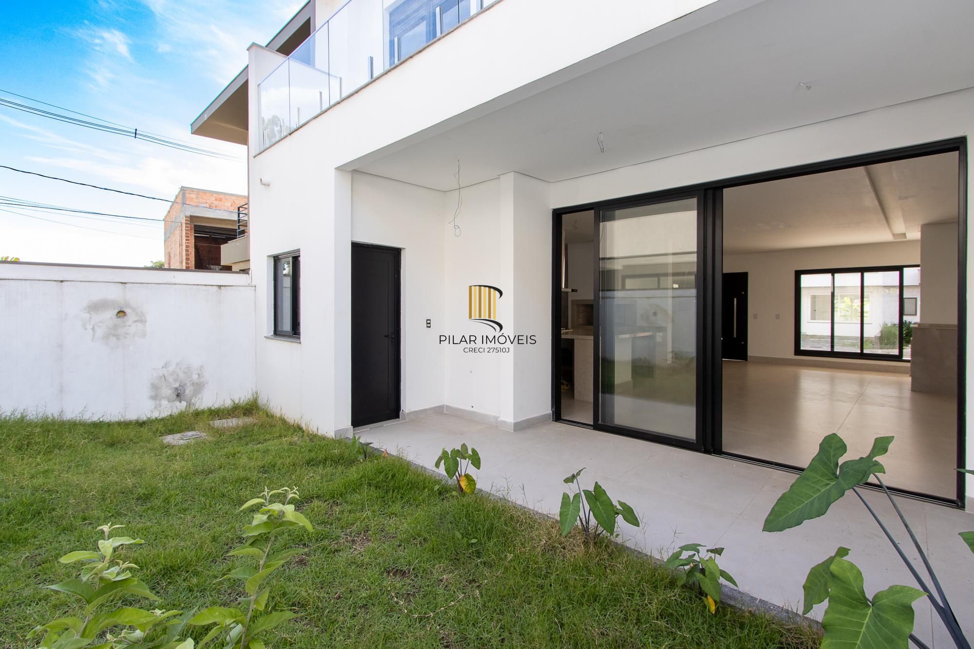 Casa de condomínio, 3 dormitórios, 3 suítes.