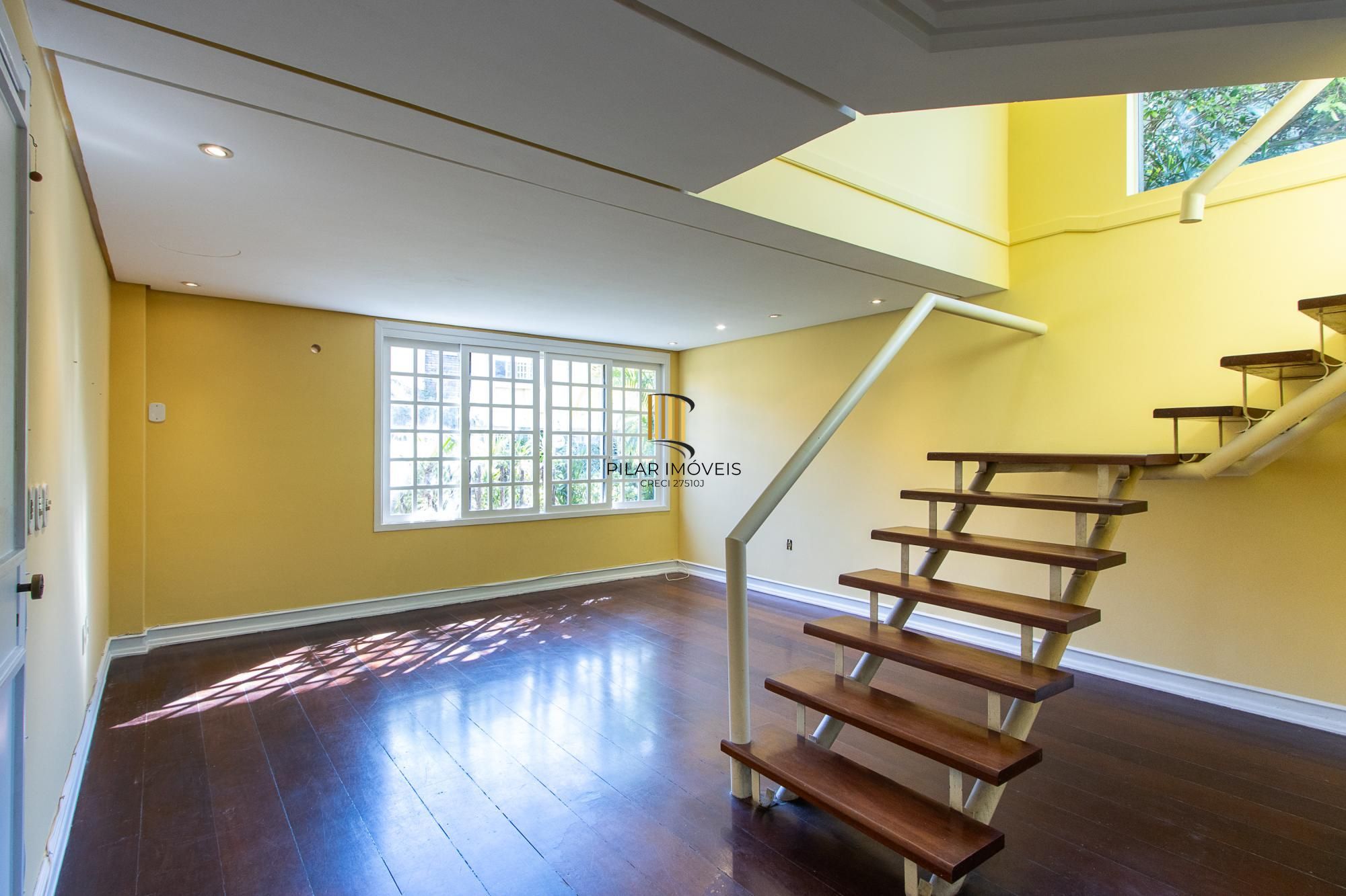 Casa condomínio, no bairro Tristeza, 175,17m² área privativa,03 dormitórios 01 suíte e 02 vagas!